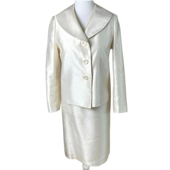 Le Suit Petite Size 4P 2-Piece Skirt Suit w/ Blazer Jacket Silky Off White Work - Picture 1 of 8